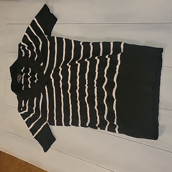 Dots black and white short sleeves v neck sweater - Picture 1 of 6